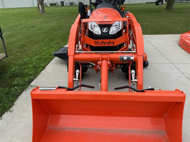 Image of Kubota BX2680 equipment image 2