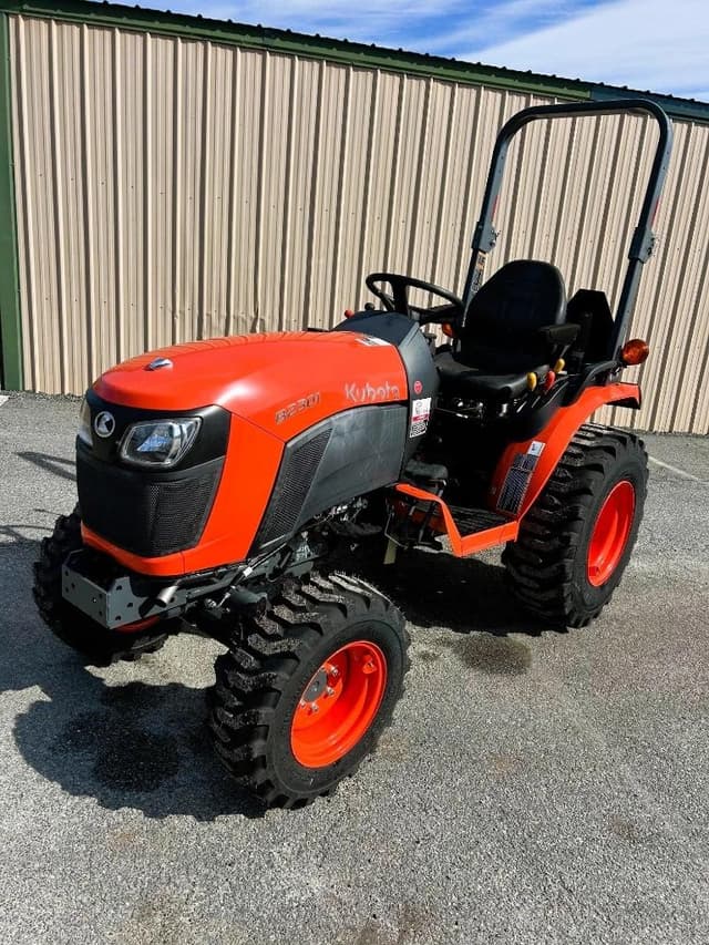 Image of Kubota B2301HSD equipment image 3