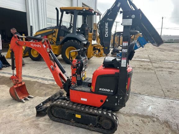 Image of Kubota K008-5 equipment image 2