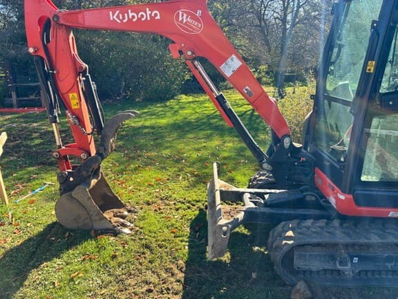 Image of Kubota KX030-4 equipment image 3