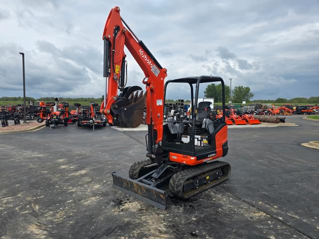 Image of Kubota KX030-4 equipment image 1