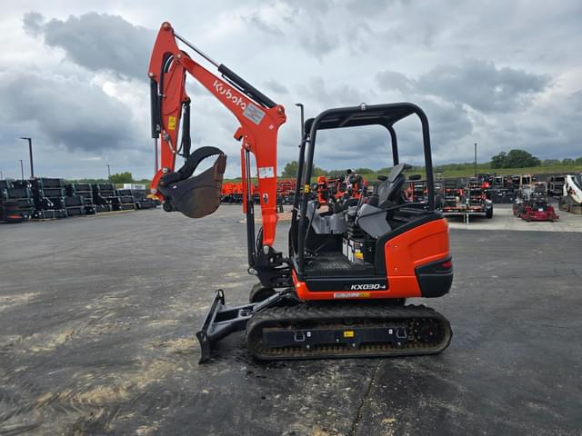 Image of Kubota KX030-4 equipment image 4