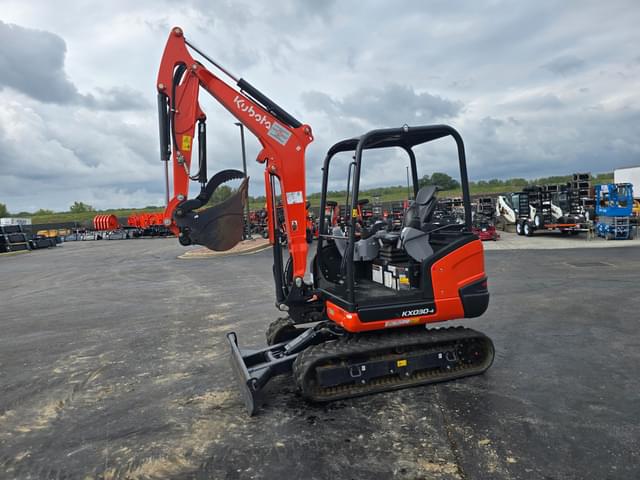 Image of Kubota KX030-4 equipment image 3