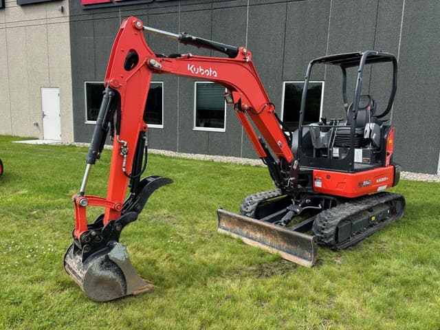 Image of Kubota KX033-4R1 equipment image 2