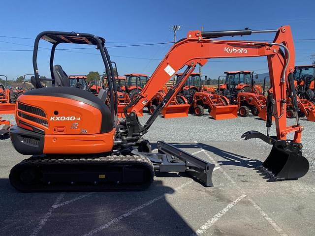 Image of Kubota KX040-4 equipment image 4