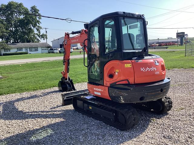 Image of Kubota KX040-4 equipment image 4
