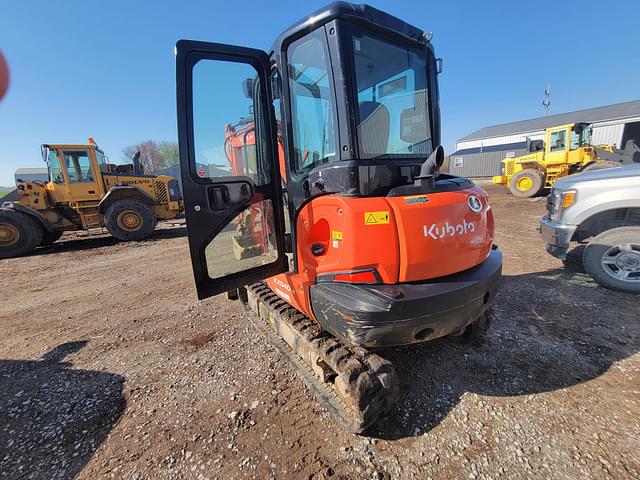 Image of Kubota KX040-4 equipment image 3