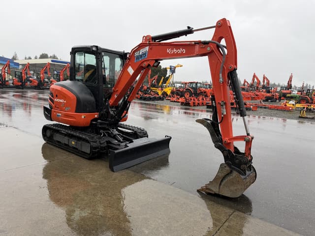 Image of Kubota KX040-4 equipment image 3