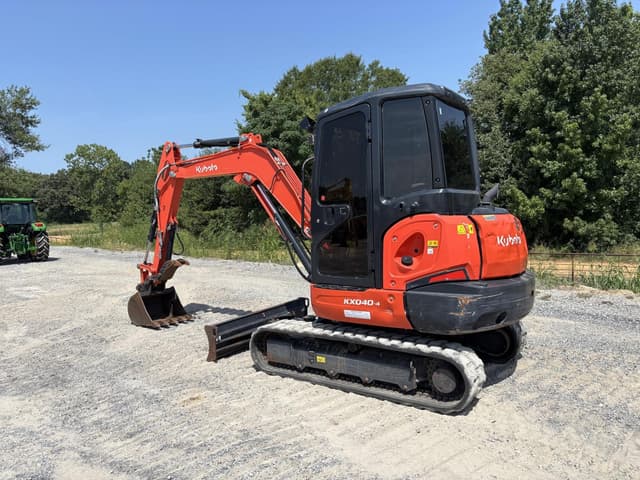 Image of Kubota KX040-4 equipment image 4