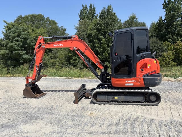 Image of Kubota KX040-4 equipment image 2