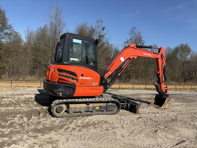 Image of Kubota KX040-4 equipment image 3