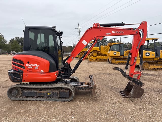 Image of Kubota KX040-4 equipment image 1