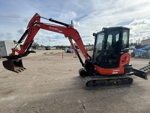 Image of Kubota KX040-4 equipment image 2