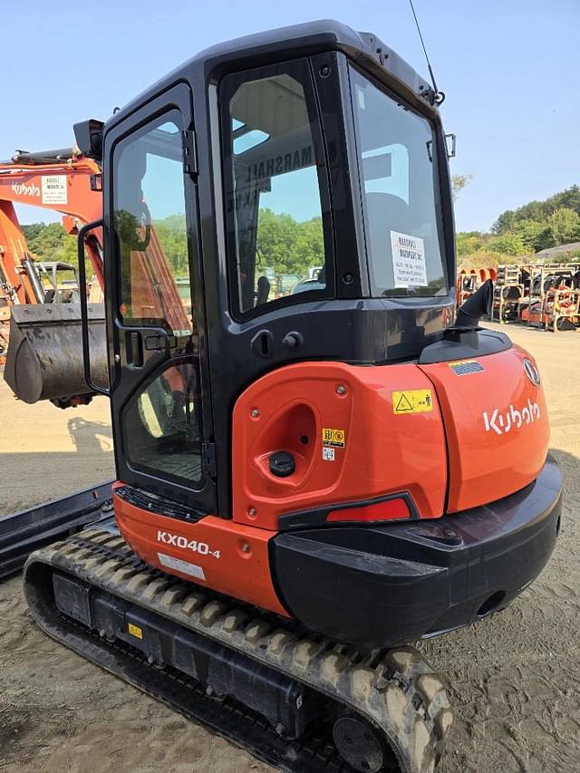 Image of Kubota KX040-4 equipment image 4