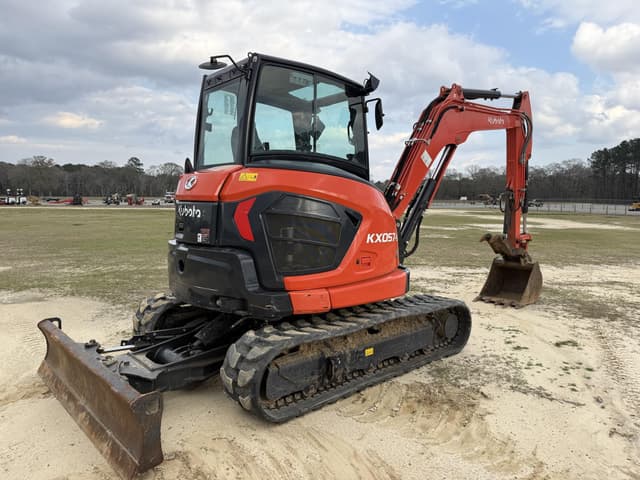 Image of Kubota KX057-5 equipment image 3
