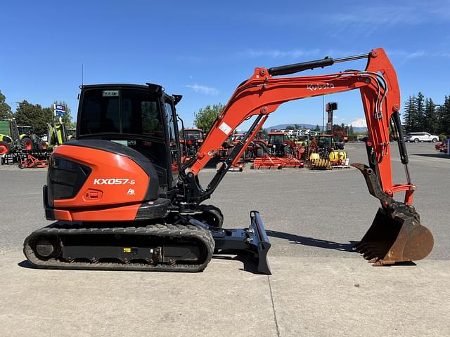 Image of Kubota KX057-5 equipment image 4