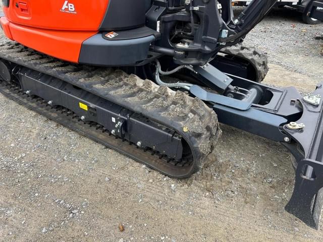 Image of Kubota KX057-5 equipment image 4