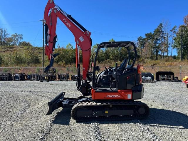 Image of Kubota KX057-5 equipment image 4