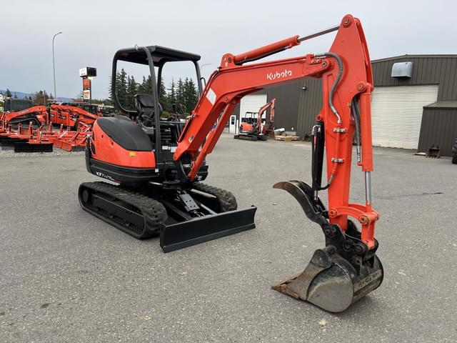 Image of Kubota KX71-3 equipment image 3