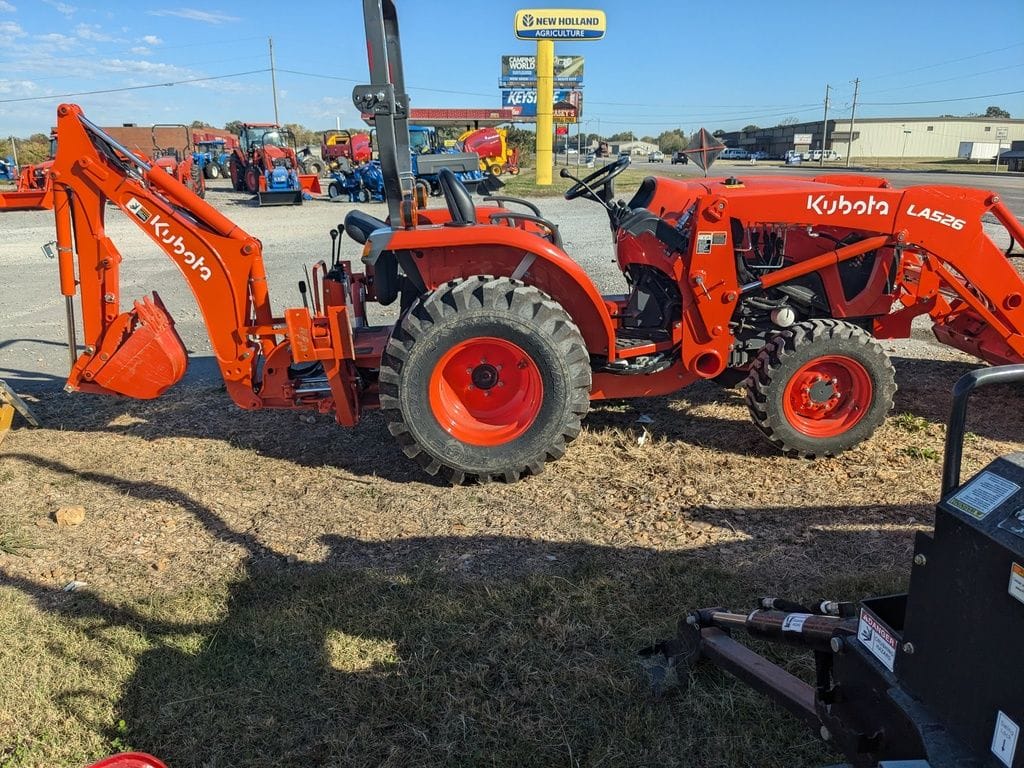 2023 Kubota L3902HST Equipment Image0