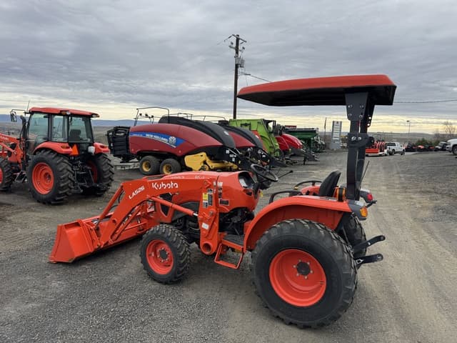 Image of Kubota L3902HST equipment image 4