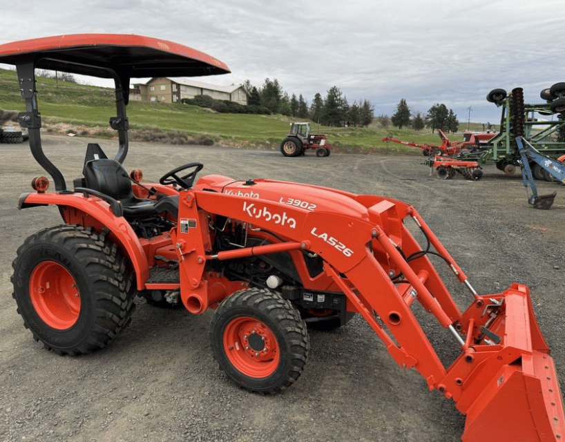 2023 Kubota L3902HST Equipment Image0