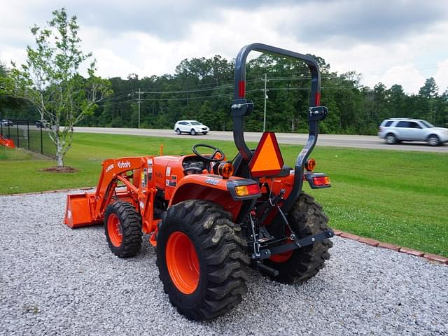 Image of Kubota L2501DT equipment image 2