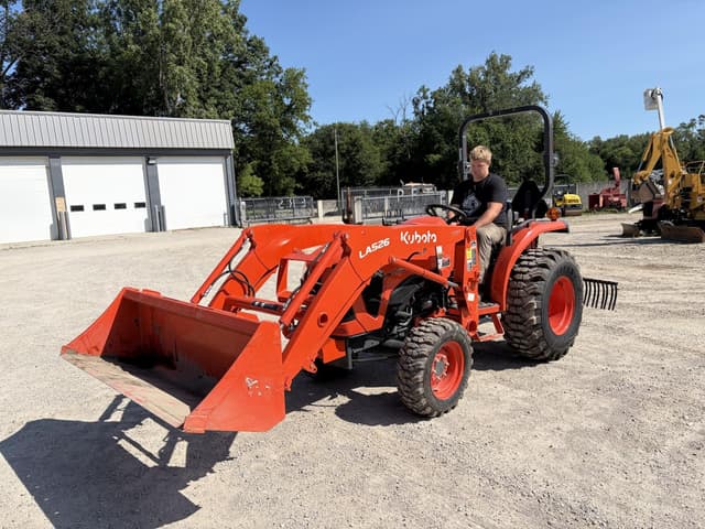 Image of Kubota L2502 equipment image 1
