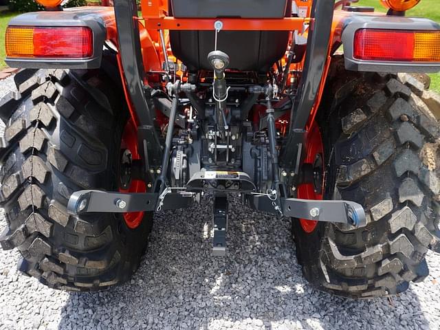 Image of Kubota L2502HST equipment image 4