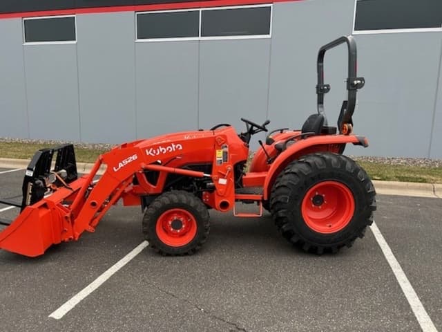 Image of Kubota L3302 equipment image 2