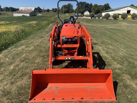 Image of Kubota L3302DT Image 1