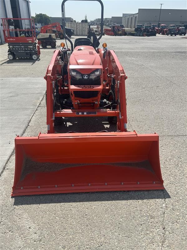 Image of Kubota L3302HST equipment image 1