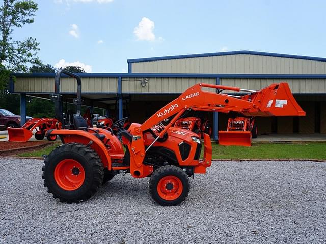 Image of Kubota L3302HST equipment image 1