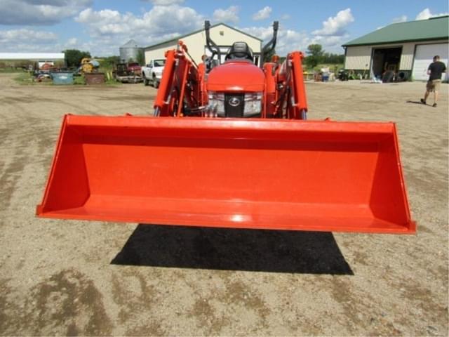 Image of Kubota L3560 equipment image 4