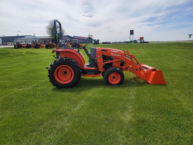 Image of Kubota L3560HST-LE equipment image 4