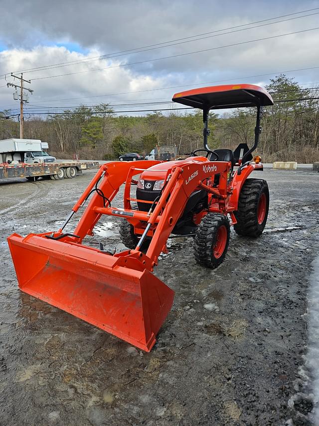 Image of Kubota L3901 equipment image 4