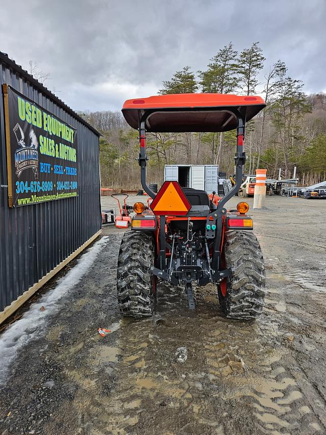 Image of Kubota L3901 equipment image 2