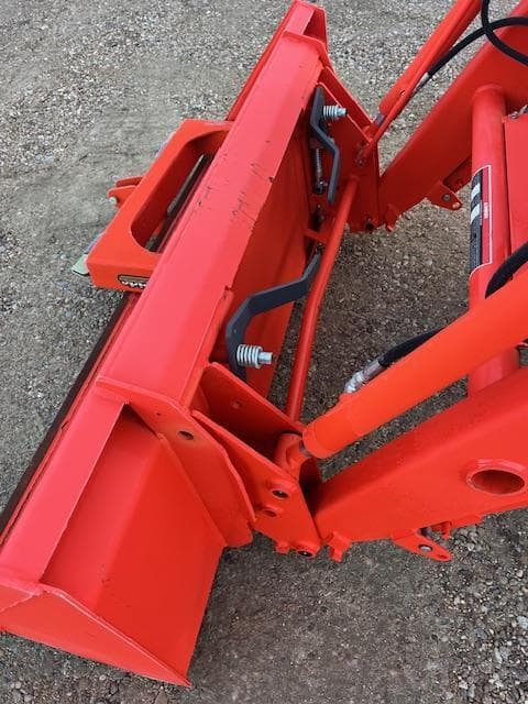 Image of Kubota L3901HST equipment image 2