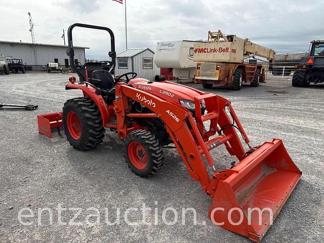 Image of Kubota L3902 equipment image 3