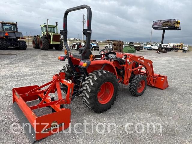 Image of Kubota L3902 equipment image 2