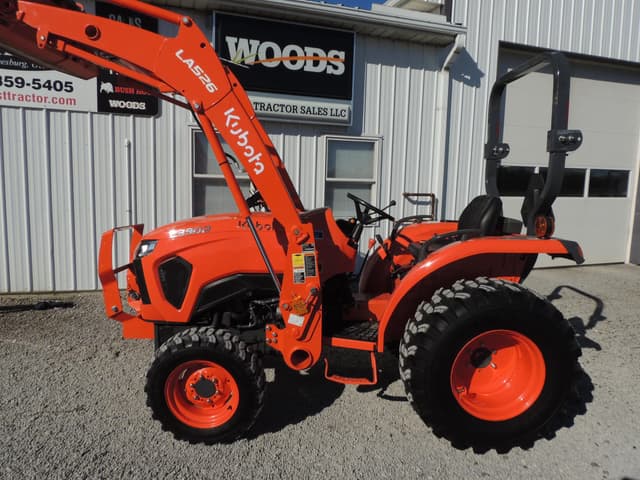 Image of Kubota L3902DT equipment image 2