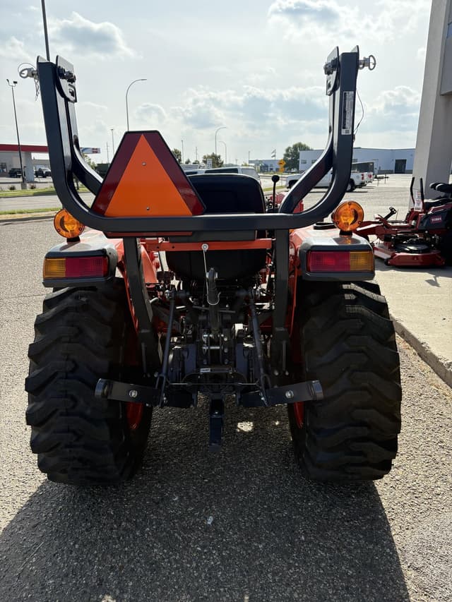 Image of Kubota L3902HST equipment image 3