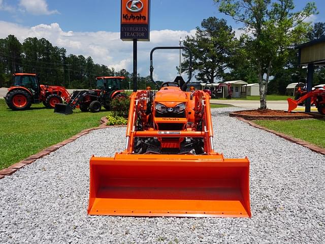 Image of Kubota L3902HST equipment image 4