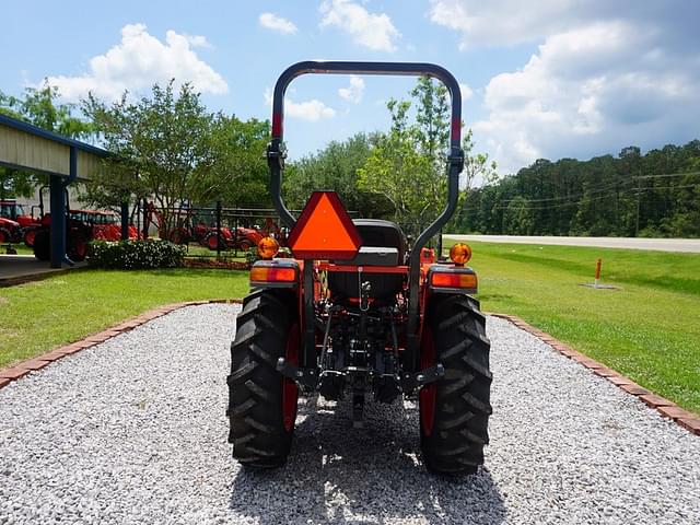 Image of Kubota L3902HST equipment image 2