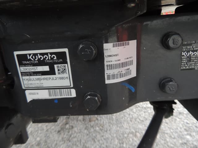 Image of Kubota L3902HST equipment image 4