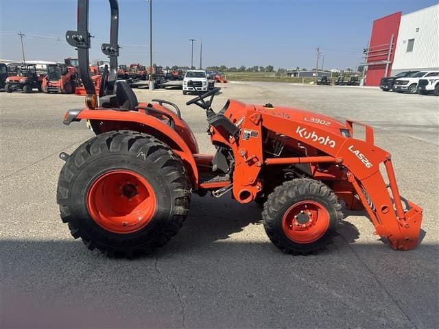Image of Kubota L3902HST equipment image 2