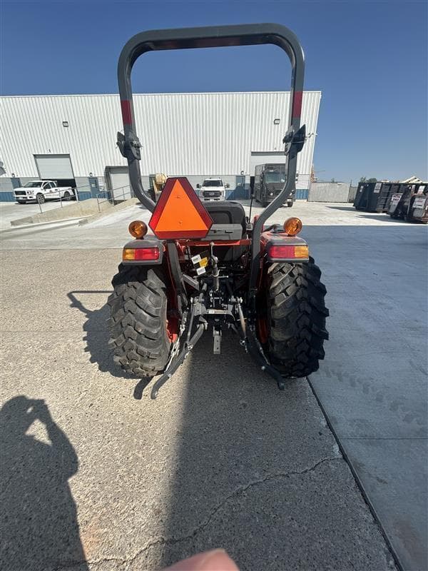 Image of Kubota L3902HST equipment image 3
