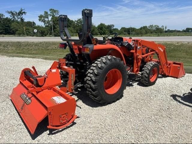 Image of Kubota L3902HST equipment image 3