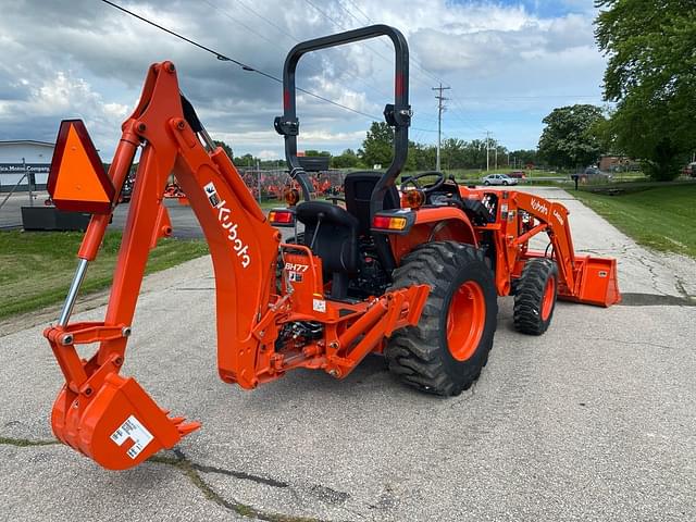 Image of Kubota L3902HST equipment image 4