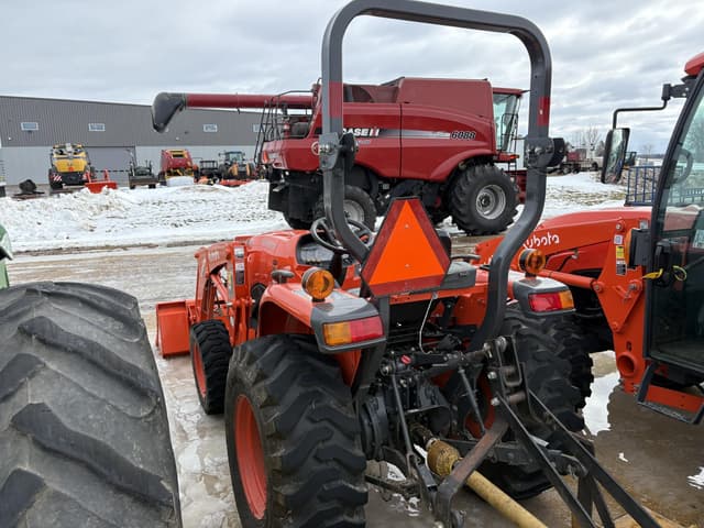 Image of Kubota L3902HST equipment image 4